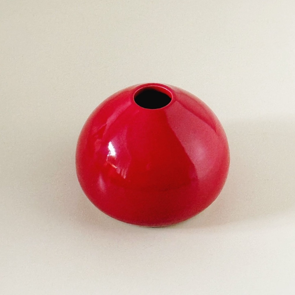 Material Good Little Shirley PEBBLE Vase HOT TAMALE